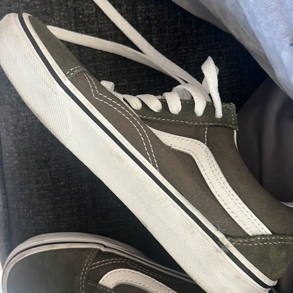 Vans - Picture 3 of 3